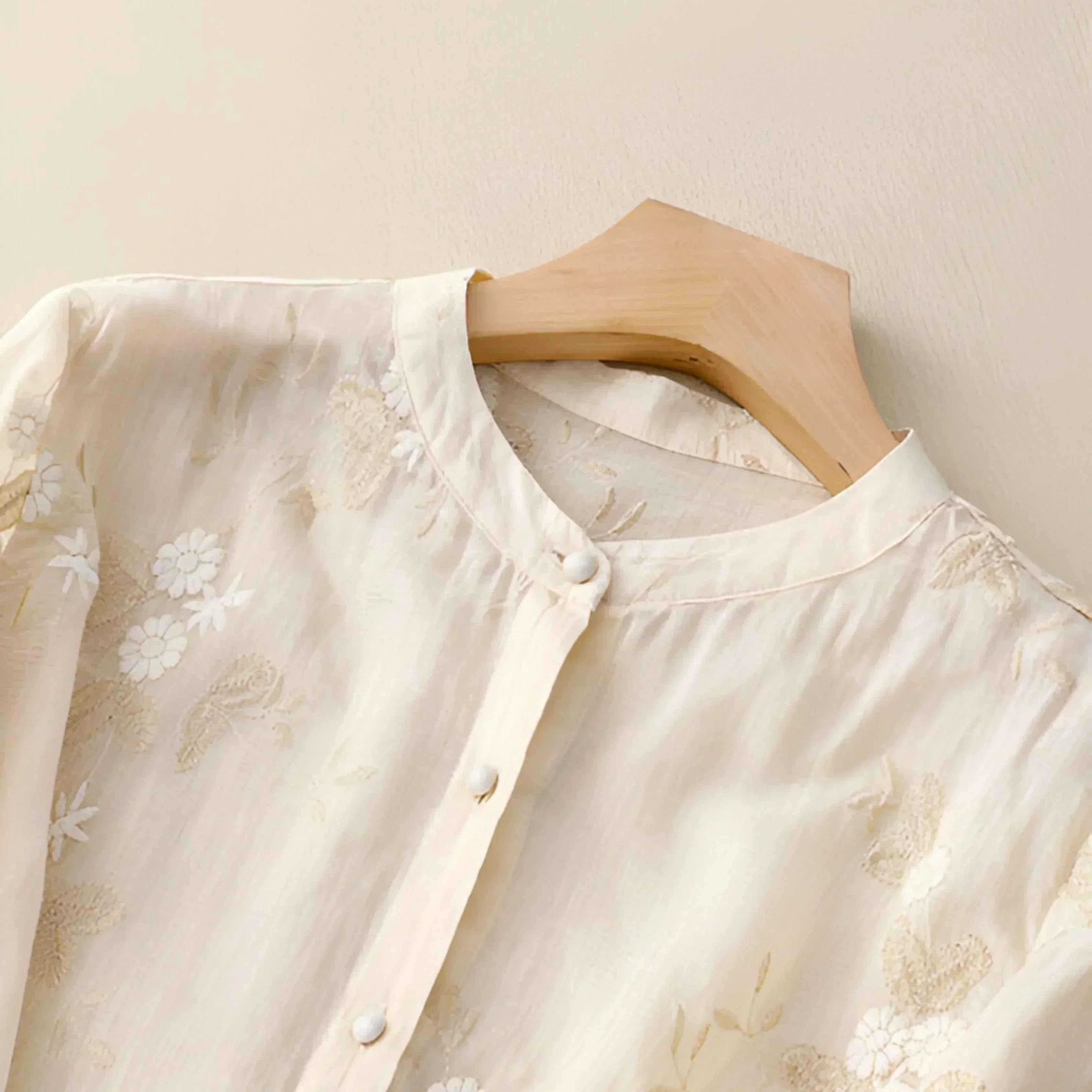 Emily Blouse Femme – Elegant Floral Blouse in Airy Fabric with Classic Cut - Image 8